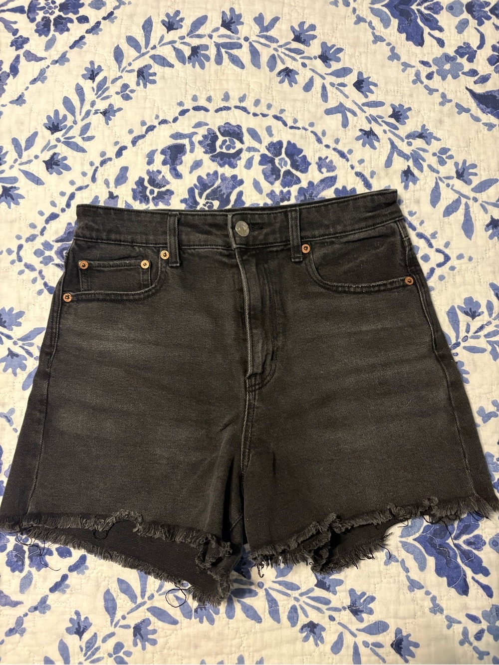 American Eagle Outfitters Black High-Rise Frayed Hem Jean Shorts